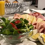 Skylark بيت ضيافة 4*